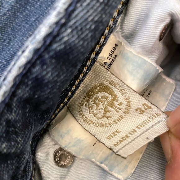 Diesel - vintage KURREN distressed boot cut button fly jeans (2009) 34 x 32 - Picture 6 of 12